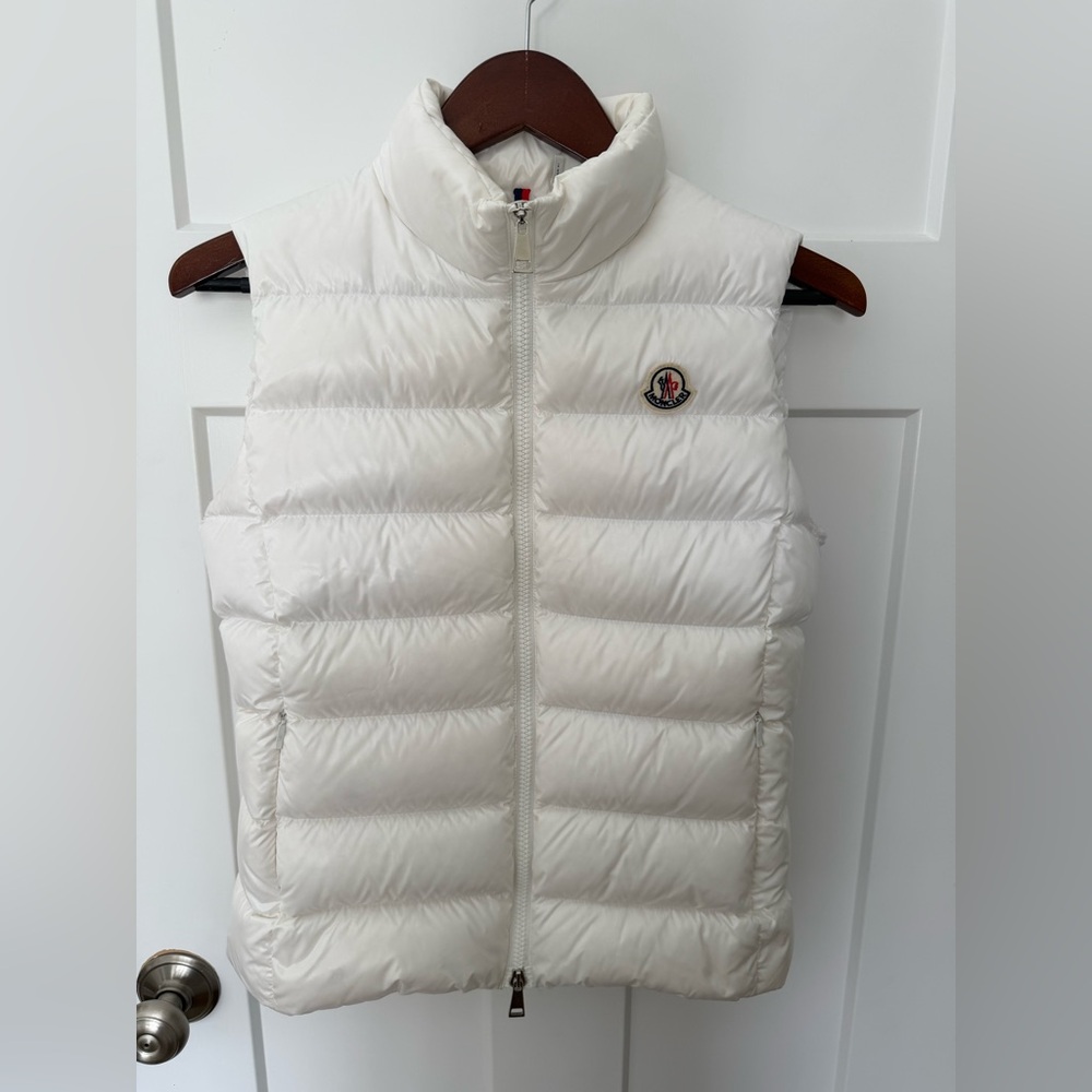 Moncler White Ghany White Puffer Vest Gilet, Iconic style like new, IT 1 (US S)